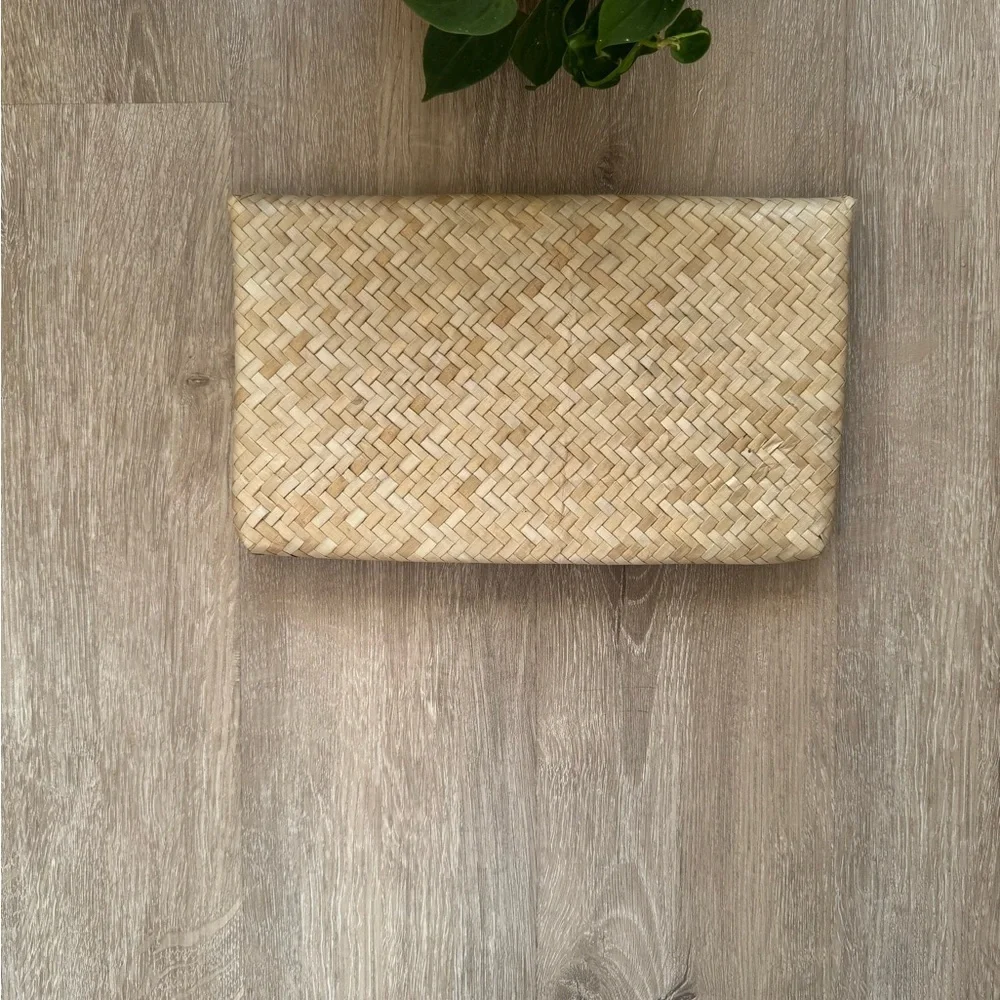 Vintage Crystal Beaded Straw Woven clutch